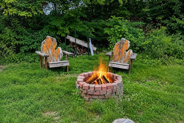 205 E Savidge Street, Spring Lake Vllg, MI 49456
