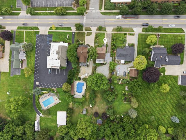 205 E Savidge Street, Spring Lake Vllg, MI 49456