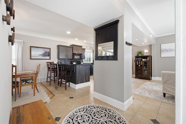 205 E Savidge Street, Spring Lake Vllg, MI 49456