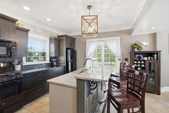 205 E Savidge Street, Spring Lake Vllg, MI 49456