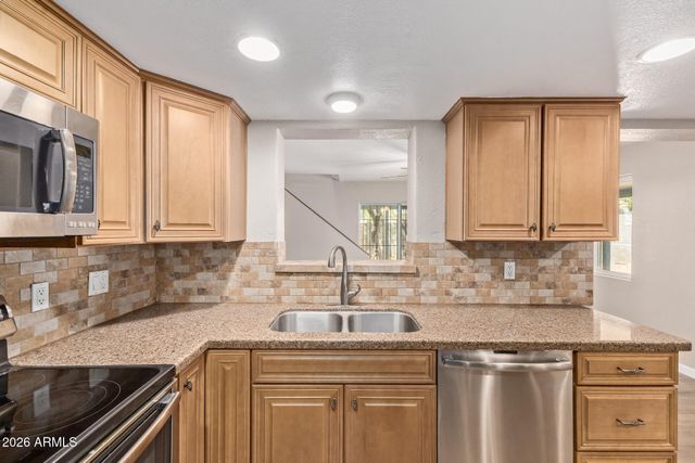 9804 N 4TH Avenue, Phoenix, AZ 85021