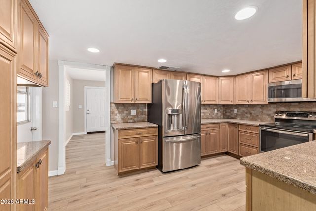 9804 N 4TH Avenue, Phoenix, AZ 85021