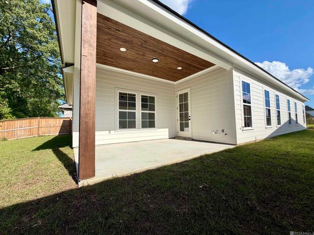 36214 Belle Parc Ave, Geismar, LA 70734