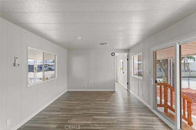 1097 N State 25, Hemet, CA 92543
