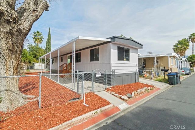 1097 N State 25, Hemet, CA 92543