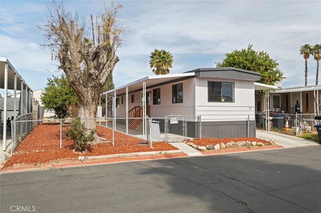 1097 N State 25, Hemet, CA 92543