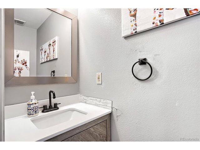 11961 E Kepner Dr, Aurora, CO 80012