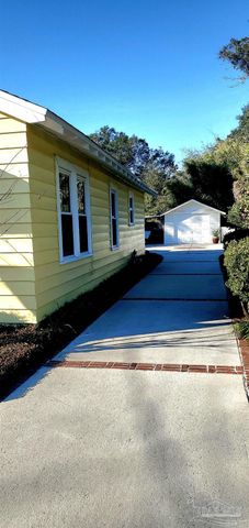 1414 E Maxwell St, Pensacola, FL 32503