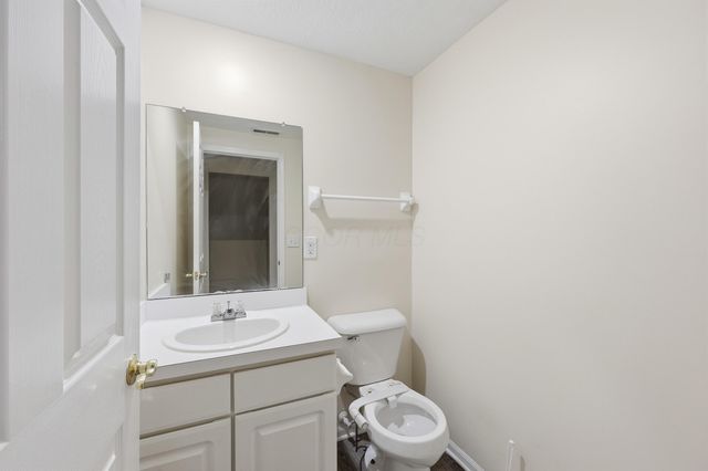 1075 Shady Lake Drive, Columbus, OH 43228