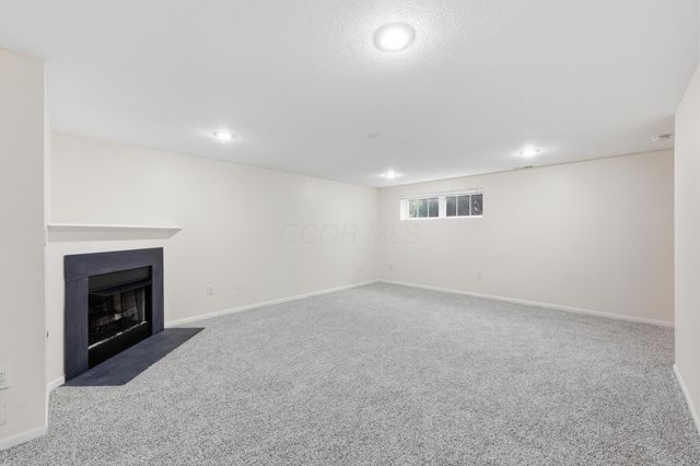 1075 Shady Lake Drive, Columbus, OH 43228