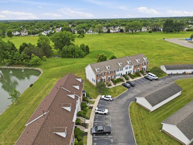 1075 Shady Lake Drive, Columbus, OH 43228