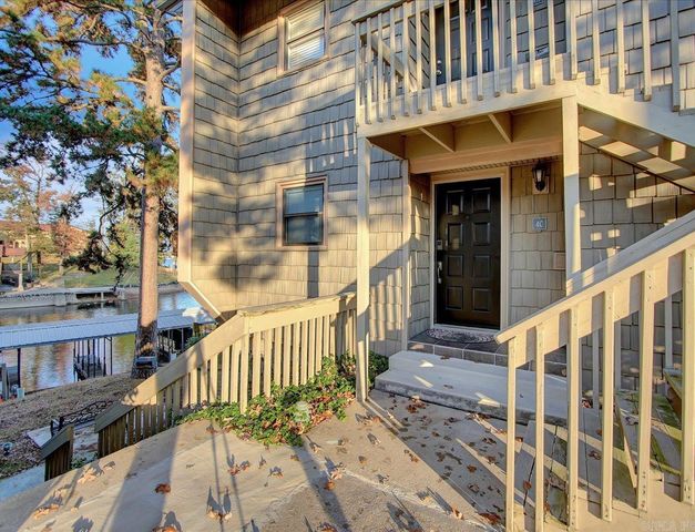 250 Grand Isle Dr, Hot Springs, AR 71913