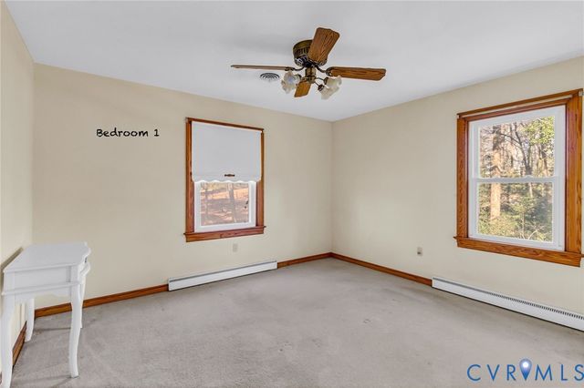 15 Clark Lane, Kilmarnock, VA 22482