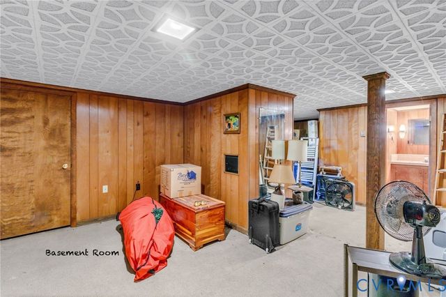 15 Clark Lane, Kilmarnock, VA 22482