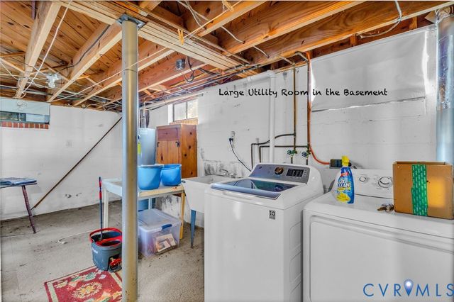 15 Clark Lane, Kilmarnock, VA 22482