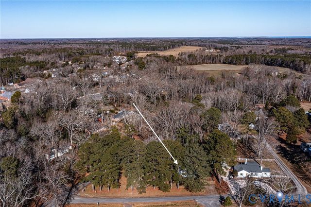 15 Clark Lane, Kilmarnock, VA 22482