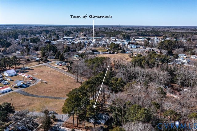 15 Clark Lane, Kilmarnock, VA 22482