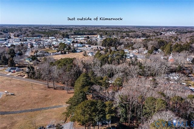 15 Clark Lane, Kilmarnock, VA 22482