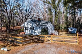 15 Clark Lane, Kilmarnock, VA 22482