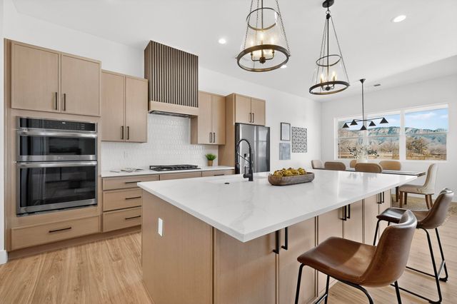 140 Nicky Lane, Corrales, NM 87048