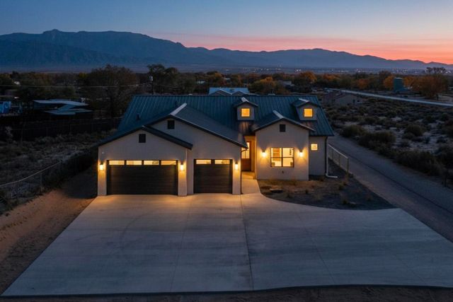 140 Nicky Lane, Corrales, NM 87048