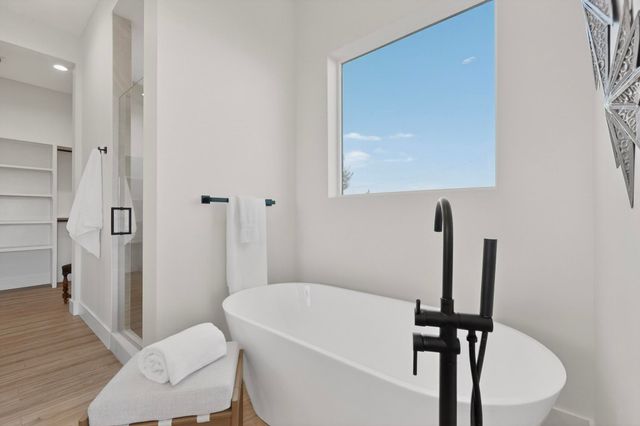 140 Nicky Lane, Corrales, NM 87048