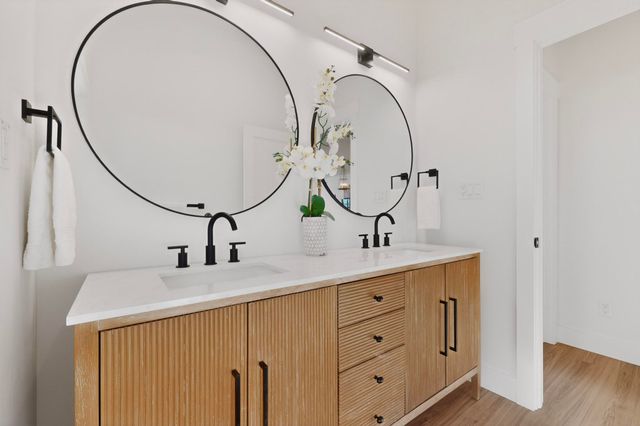 140 Nicky Lane, Corrales, NM 87048