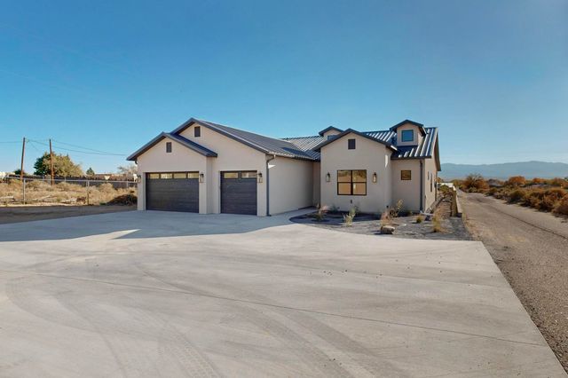 140 Nicky Lane, Corrales, NM 87048