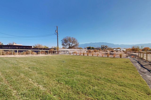 140 Nicky Lane, Corrales, NM 87048
