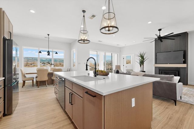 140 Nicky Lane, Corrales, NM 87048