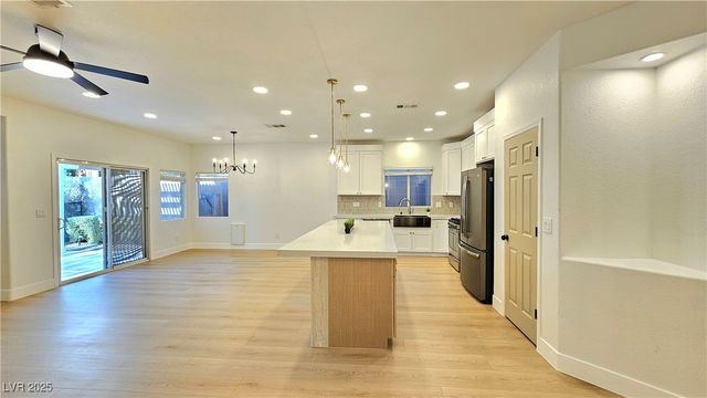 3205 Townsend Hall Court, Las Vegas, NV 89135