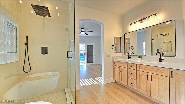 3205 Townsend Hall Court, Las Vegas, NV 89135