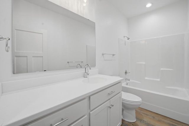 840 Grand Blvd, Evansdale, IA 50707