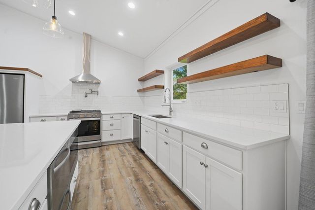 840 Grand Blvd, Evansdale, IA 50707