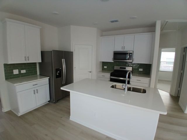 600 Clover Creek, Mckinney, TX 75071