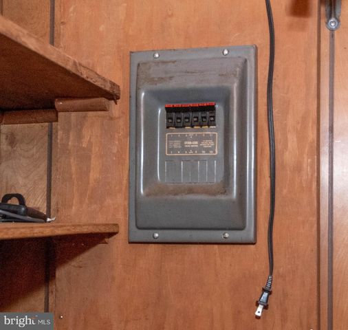 2100 SINGERLY RD, Elkton, MD 21921