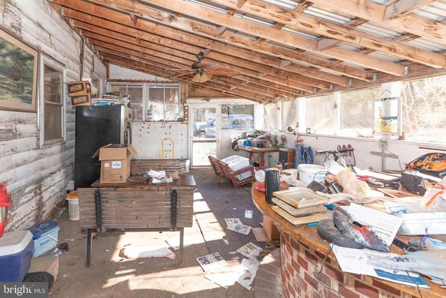 2100 SINGERLY RD, Elkton, MD 21921