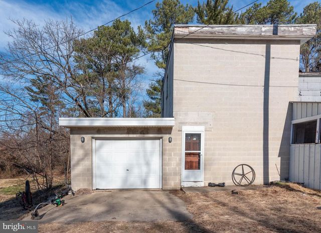 2100 SINGERLY RD, Elkton, MD 21921