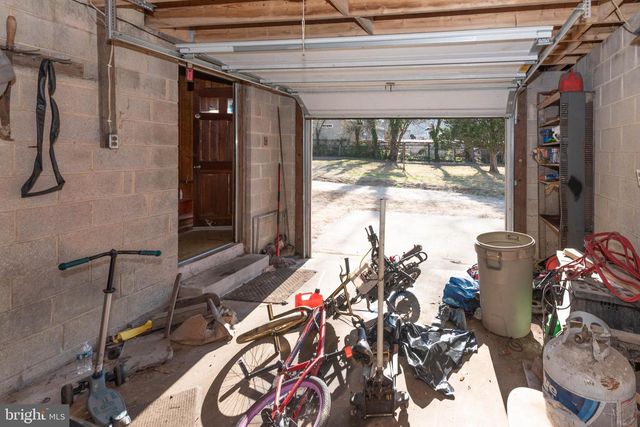 2100 SINGERLY RD, Elkton, MD 21921