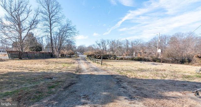 2100 SINGERLY RD, Elkton, MD 21921