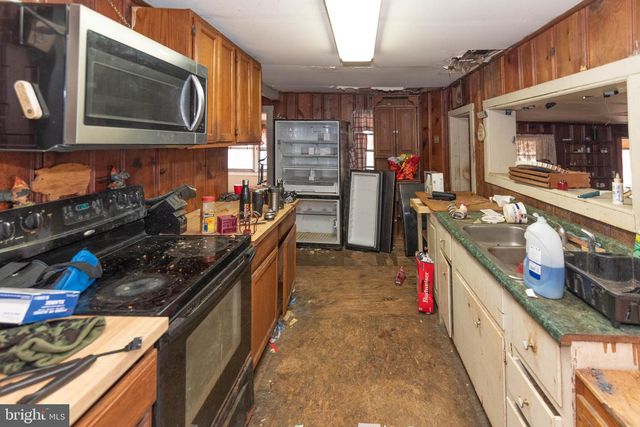 2100 SINGERLY RD, Elkton, MD 21921