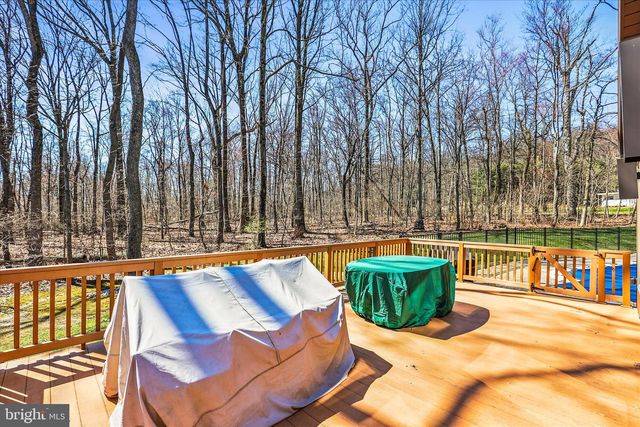1990 SHULTON DR, York, PA 17406