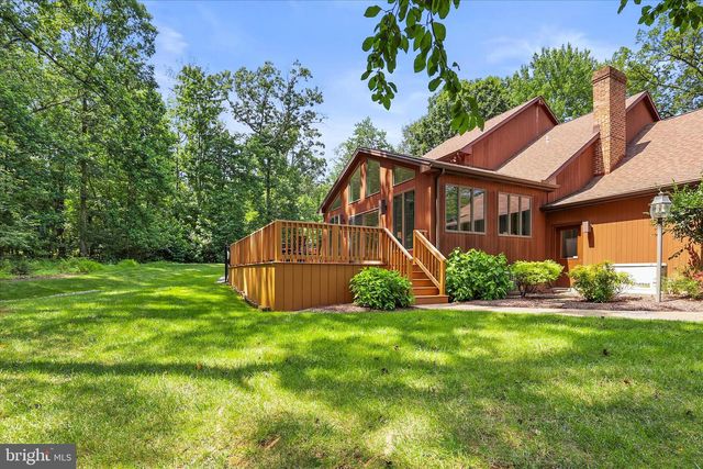 1990 SHULTON DR, York, PA 17406