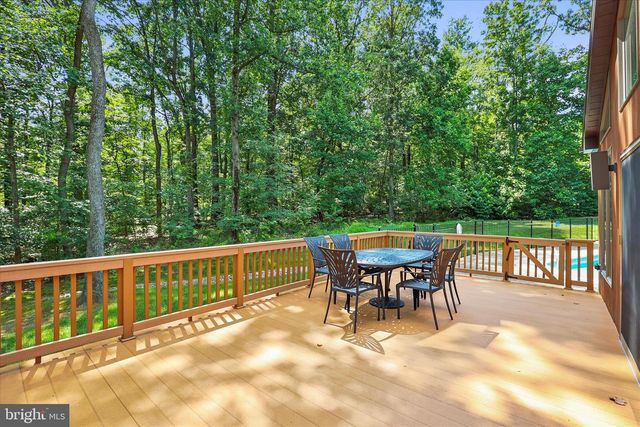 1990 SHULTON DR, York, PA 17406