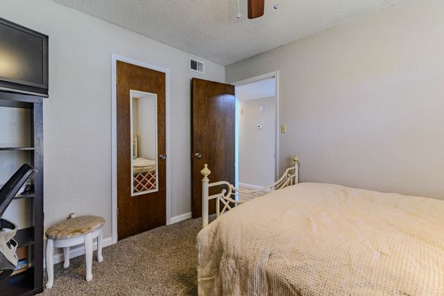 4815 Crestmont Court, Arlington, TX 76017