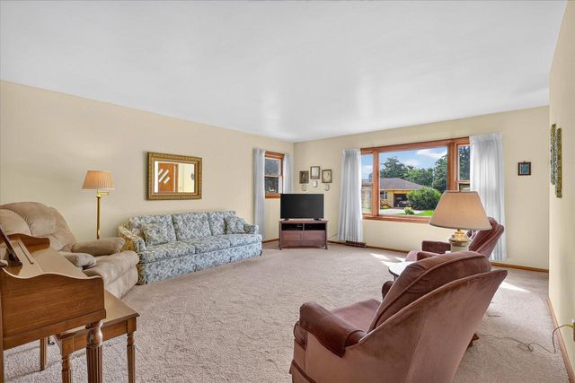 2016 Moreland Drive, Janesville, WI 53548