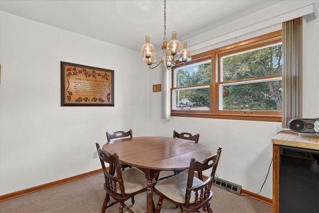 2016 Moreland Drive, Janesville, WI 53548