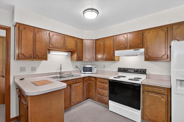 2016 Moreland Drive, Janesville, WI 53548