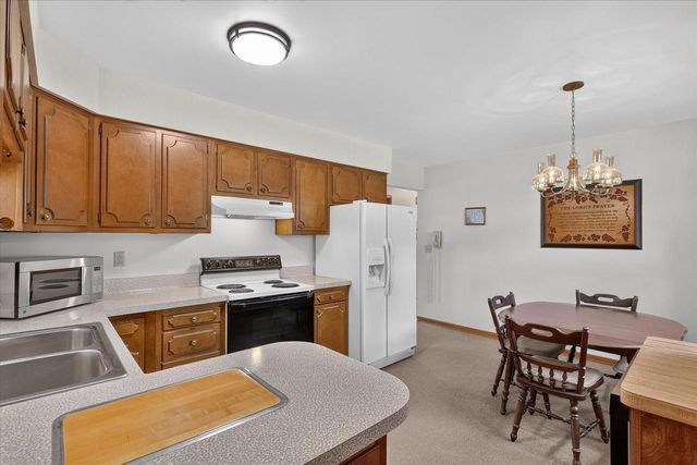 2016 Moreland Drive, Janesville, WI 53548
