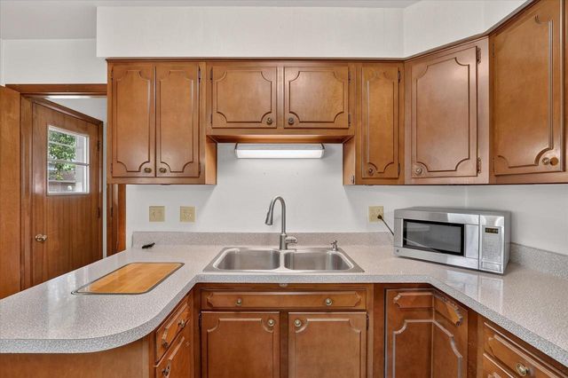 2016 Moreland Drive, Janesville, WI 53548